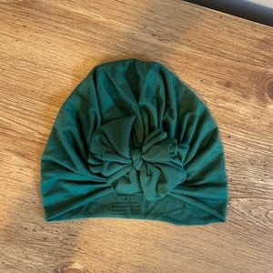 Forrest green, head piece